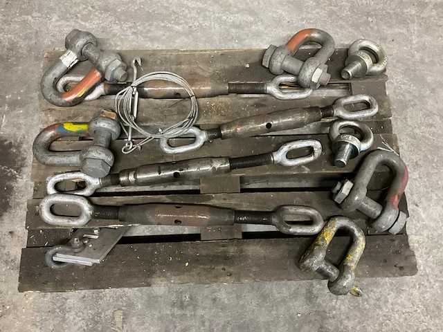 Hijsogen, harpsluitingen en spanners - afbeelding 1 van  4
