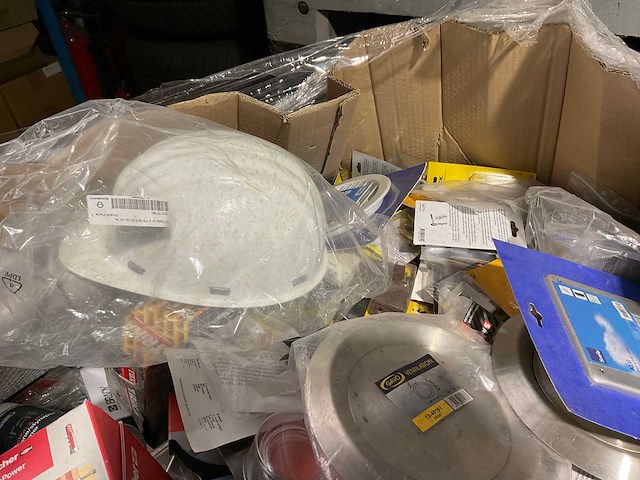 Hikoki, stanley, mack, gavo, scala mixpallet bouwmaterialen - afbeelding 4 van  6