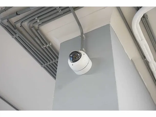Hikvision - beveiligingscamera (12x) - afbeelding 1 van  4