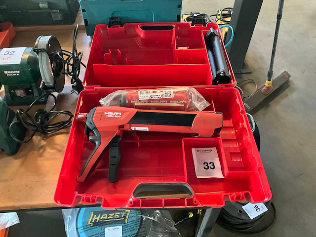 Hilti hdm 500 handmatige mortelspuit - afbeelding 1 van  3