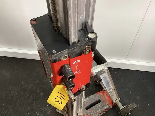 Hilti statief - afbeelding 7 van  7
