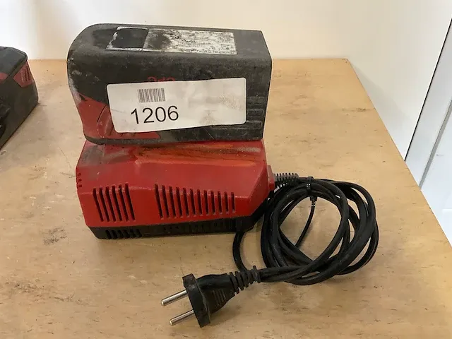 Hilti te 6 boormachine + accu + oplader - afbeelding 3 van  4