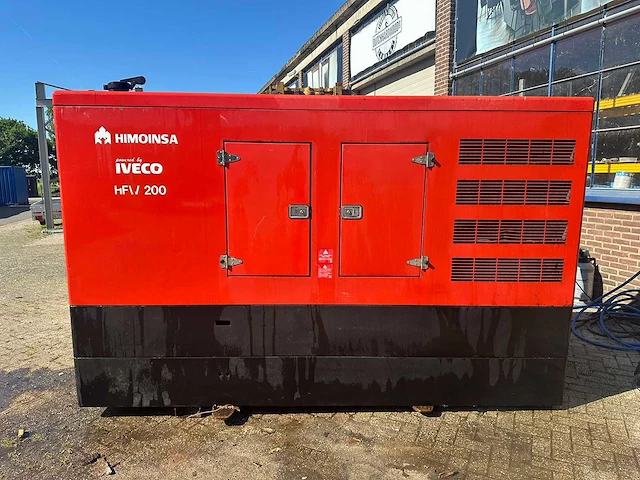 Himoinsa iveco hfw-200 10-2009 160kw 200 kva - afbeelding 1 van  8