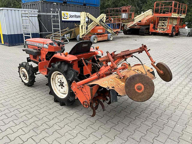 Hinomoto c174 vierwielaangedreven landbouwtractor - afbeelding 13 van  17