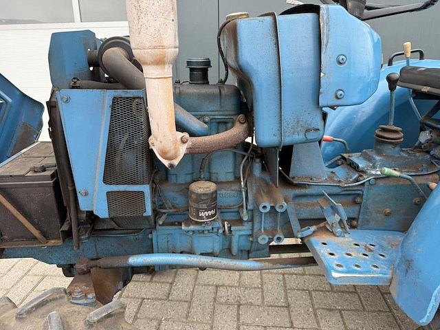 Hinomoto e-14 minitractor met grondfrees - afbeelding 9 van  21