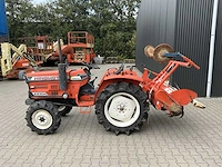 Hinomoto e2304 vierwielaangedreven landbouwtractor - afbeelding 26 van  28