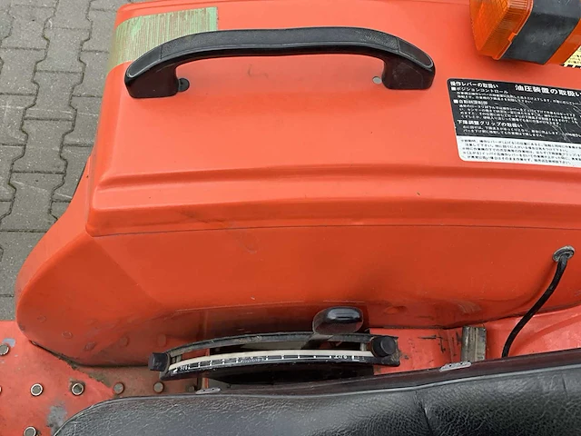 Hinomoto e2304 vierwielaangedreven landbouwtractor - afbeelding 6 van  28