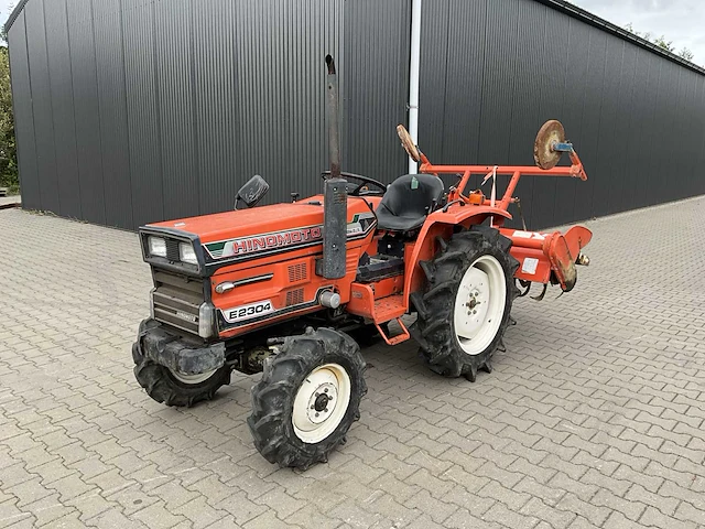 Hinomoto e2304 vierwielaangedreven landbouwtractor - afbeelding 1 van  28