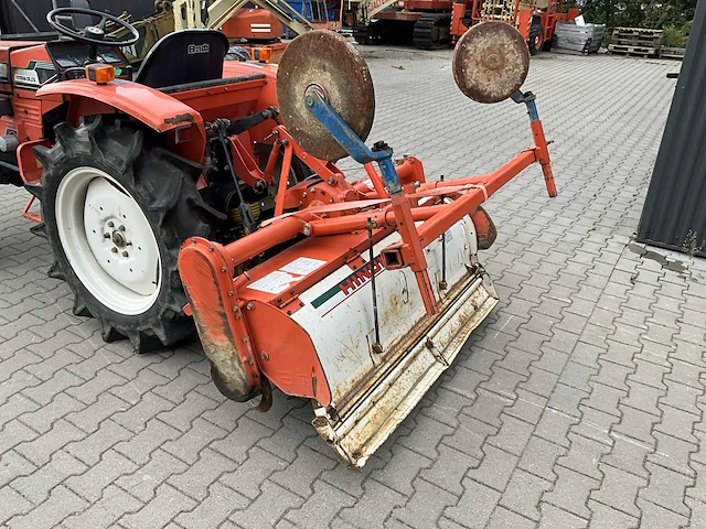 Hinomoto e2304 vierwielaangedreven landbouwtractor - afbeelding 15 van  28