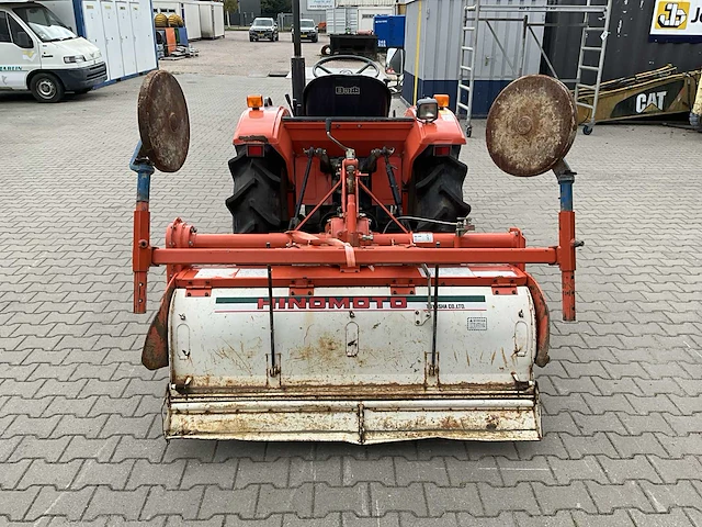 Hinomoto e2304 vierwielaangedreven landbouwtractor - afbeelding 16 van  28