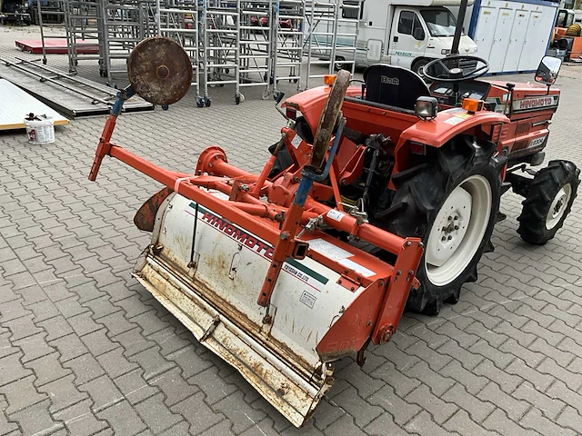 Hinomoto e2304 vierwielaangedreven landbouwtractor - afbeelding 17 van  28