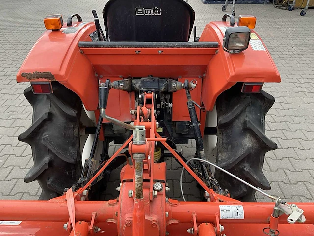 Hinomoto e2304 vierwielaangedreven landbouwtractor - afbeelding 18 van  28