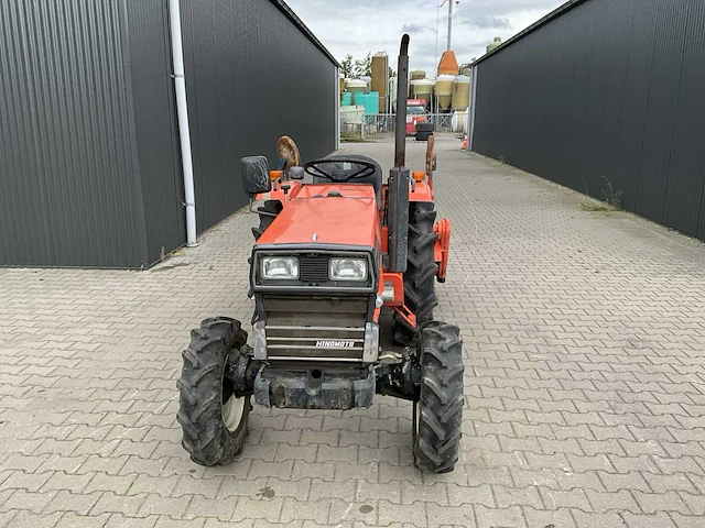 Hinomoto e2304 vierwielaangedreven landbouwtractor - afbeelding 20 van  28