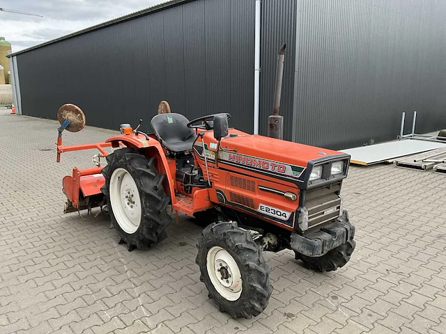 Hinomoto e2304 vierwielaangedreven landbouwtractor - afbeelding 21 van  28