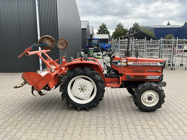 Hinomoto e2304 vierwielaangedreven landbouwtractor - afbeelding 22 van  28