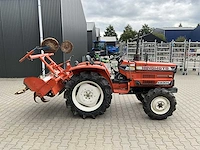 Hinomoto e2304 vierwielaangedreven landbouwtractor - afbeelding 22 van  28