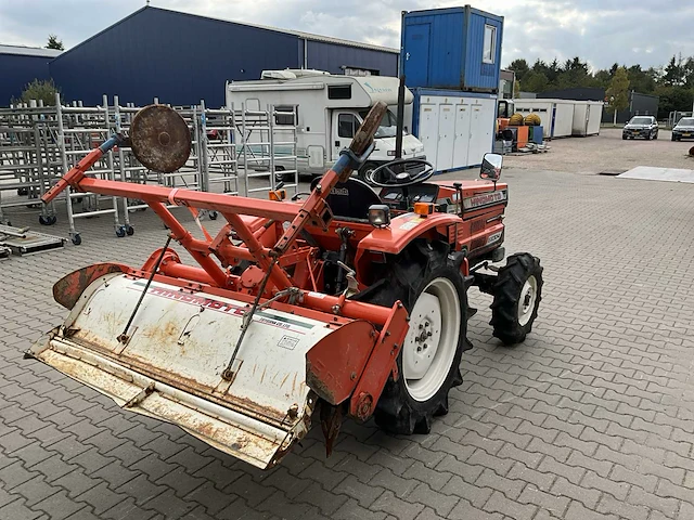 Hinomoto e2304 vierwielaangedreven landbouwtractor - afbeelding 23 van  28