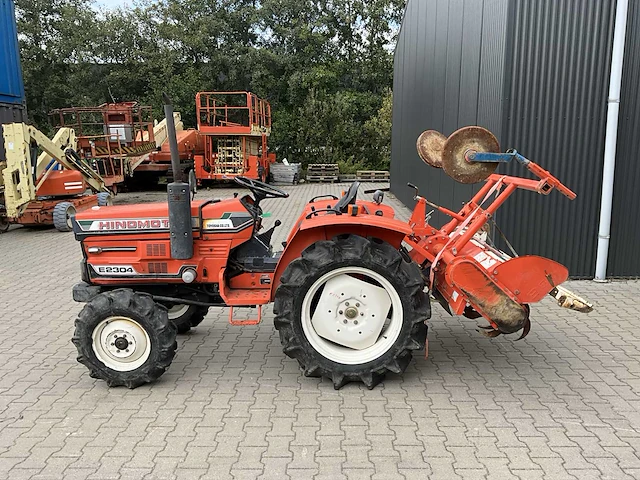 Hinomoto e2304 vierwielaangedreven landbouwtractor - afbeelding 26 van  28