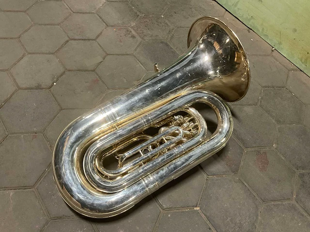 Hirsbrunner tuba - afbeelding 6 van  6