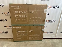 Hisense 43 inch qled televisie (2x) - afbeelding 1 van  9
