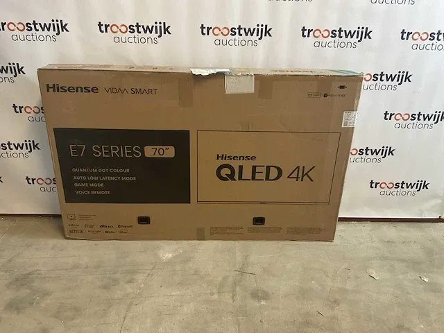 Hisense 70 inch qled televisie - afbeelding 1 van  8