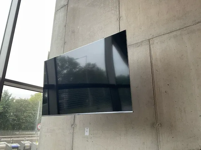 Hisense 75a70gq televisie - afbeelding 2 van  4