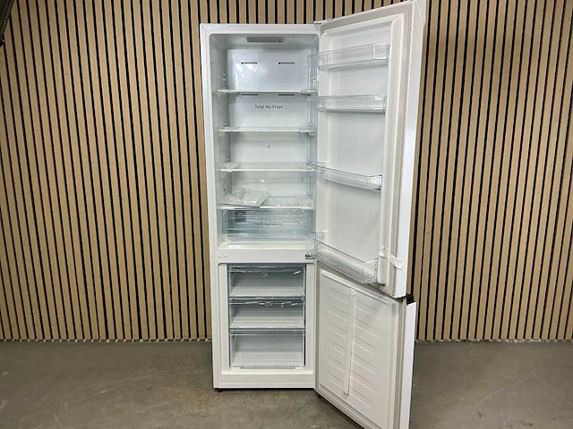 Hisense rb329n4awe vrijstaande koel-vries combinatie - afbeelding 4 van  7