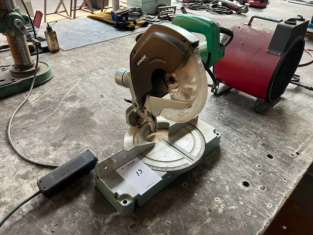 Hitachi - c 8fc - radiaalafkortzaagmachine - afbeelding 1 van  3