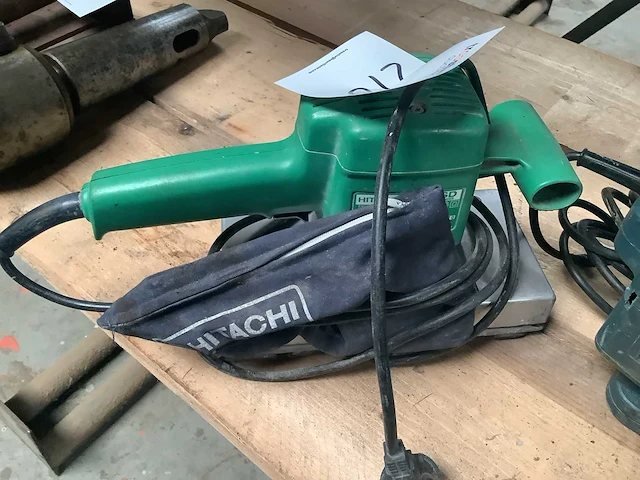Hitachi - schuurmachine - afbeelding 2 van  3