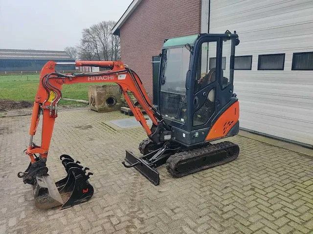 Hitachi - zx 18 - minigraafmachine - 2014 - afbeelding 1 van  13