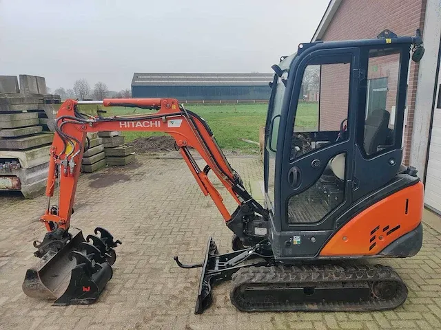 Hitachi - zx 18 - minigraafmachine - 2014 - afbeelding 11 van  13