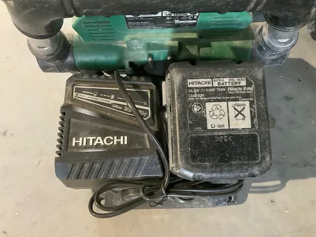 Hitachi accu bouwlampen - afbeelding 1 van  3