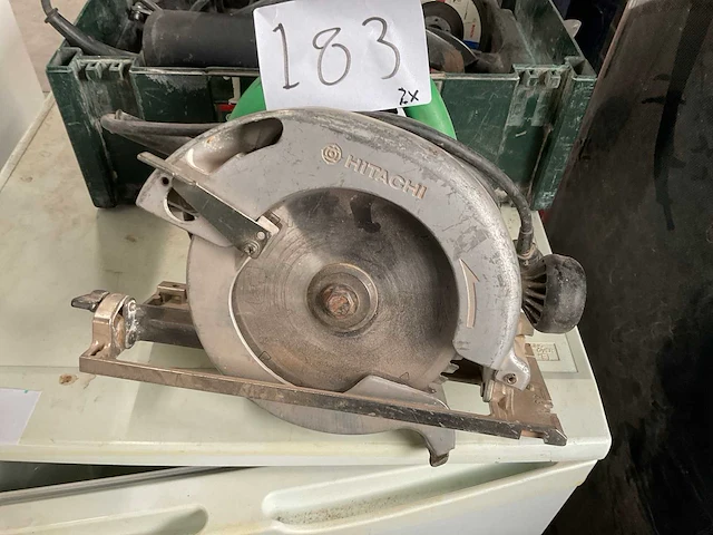 Hitachi c6u cirkelzaag en milwaukee slijptol - afbeelding 1 van  3