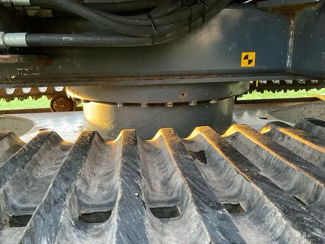 Hitachi eg70r roterende rupsdumper met silageopbouw - afbeelding 21 van  61