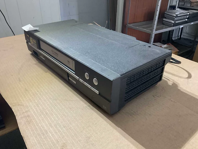 Hitachi fx665 video cassette recorder - afbeelding 2 van  3
