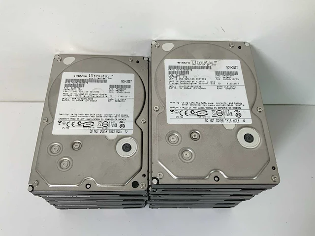 Hitachi (hua721010kla330) 1 tb sata hdds (9x) - afbeelding 2 van  8