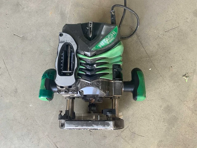 Hitachi m12sa2 bovenfrees - afbeelding 1 van  6