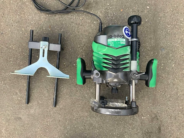 Hitachi m12sa2 bovenfrees - afbeelding 1 van  5