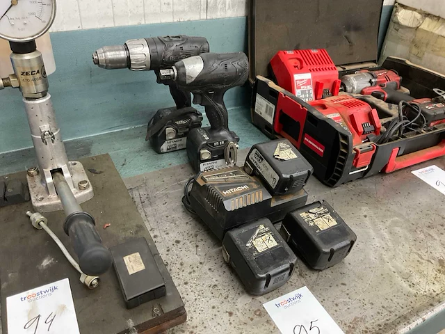 Hitachi slagmoersleutel & schroefboormachine - afbeelding 1 van  3