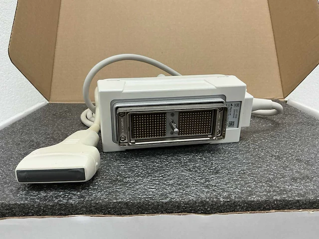 Hitachi ultrasound transducer - afbeelding 2 van  2