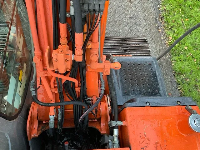 Hitachi zaxis m110 rupsgraafmachine - afbeelding 27 van  40