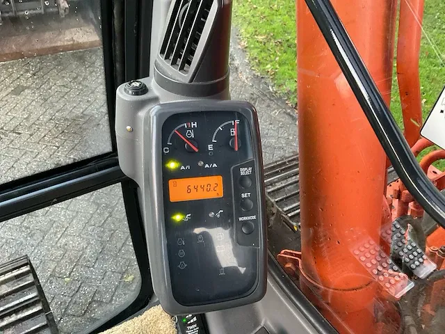 Hitachi zaxis m110 rupsgraafmachine - afbeelding 35 van  40