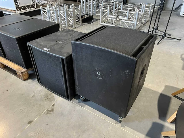 Hk audio - linear 3 classic lr 118 sub - subwoofers (2x) - afbeelding 1 van  4