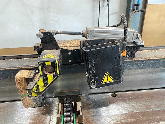 H&m - 2002 - hm-d 6500-r - afkortcirkelzaagmachine - afbeelding 13 van  14