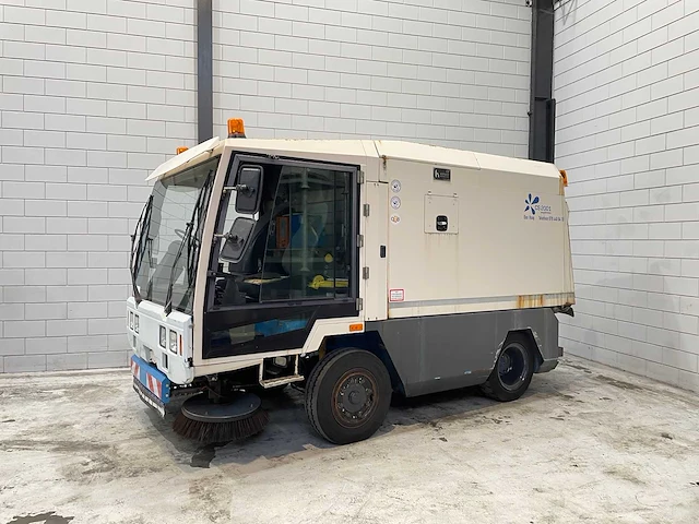Hmf - 2003 - 416 - straatveegmachine - afbeelding 1 van  12