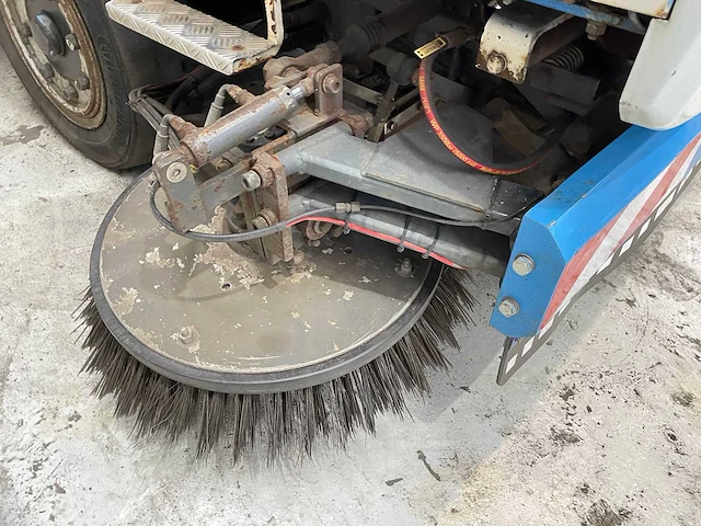 Hmf - 416 - road and yard sweeper - 2003 - afbeelding 14 van  19