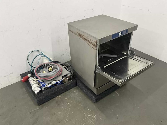 Hobart - gxcroi-11a - glazenspoelmachine met osmose - afbeelding 6 van  9