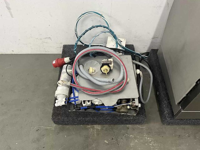 Hobart - gxcroi-11a - glazenspoelmachine met osmose - afbeelding 7 van  9