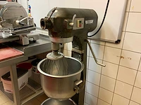 Hobart a200 s planeetmenger inclusief 2 bekken en diverse mengaccessoires - afbeelding 1 van  7