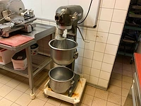 Hobart a200 s planeetmenger inclusief 2 bekken en diverse mengaccessoires - afbeelding 5 van  7